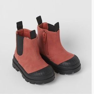 H&M Chelsea Boots in Brick Red Size 4.5 Toddler EUC